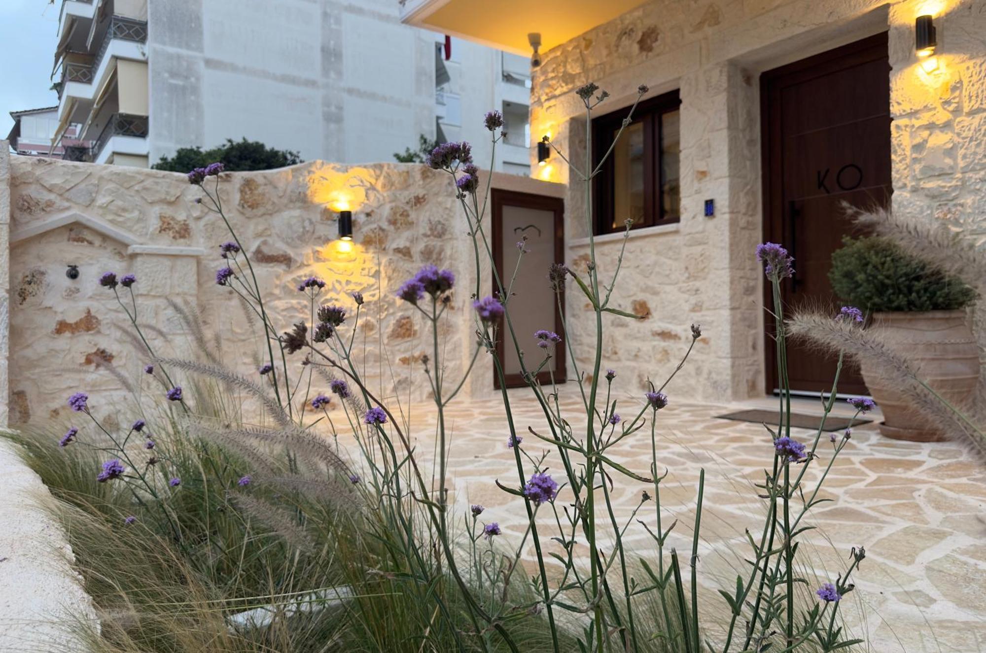 Koem Luxury Suites Preveza Exterior photo